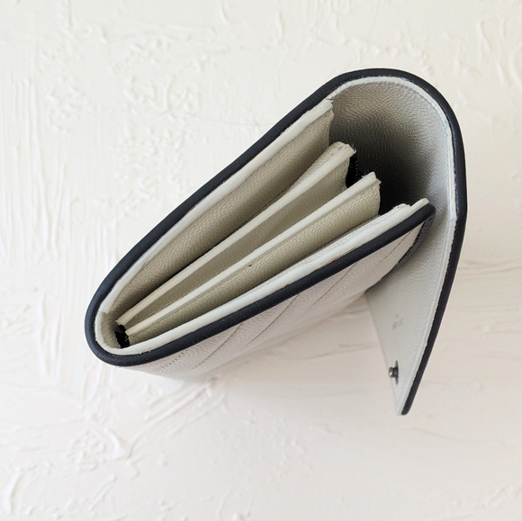 Yves Saint Laurent wallet - Picture 7 of 16